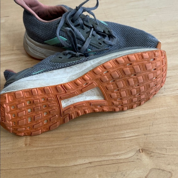 Adidas Kids Gray Sneakers with Pink and Green Accents - Picture 4 of 6